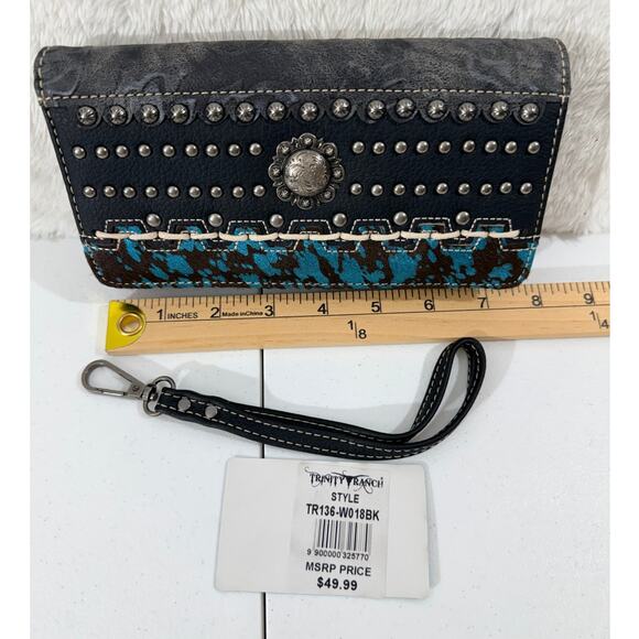 Trinity Ranch Cowhide/vegan Wallet Blue Cowhide Studded  Wristlet NWT - Picture 5 of 6